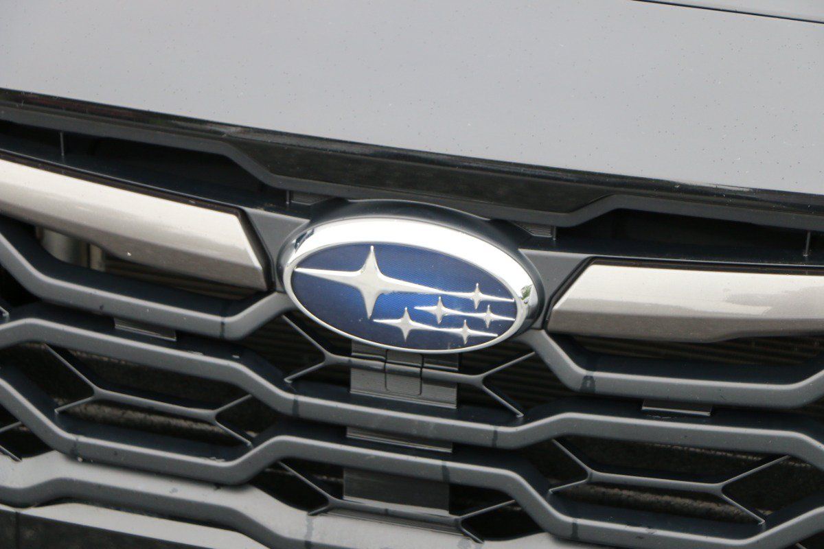Used 2024 Subaru Crosstrek 2.0i Premium w/ Crosstrek Mirror Package AWD/4WD image 12