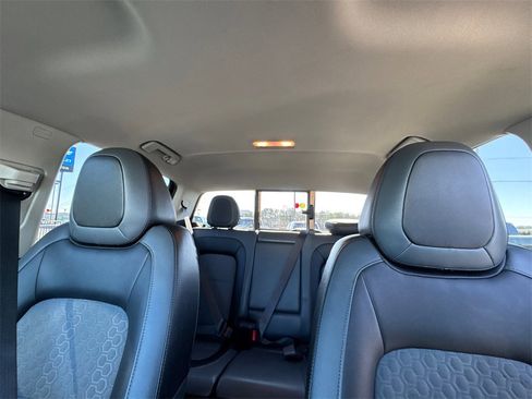 Used 2019 Chevrolet Colorado Z71 w/ Z71 Midnight Edition image 33