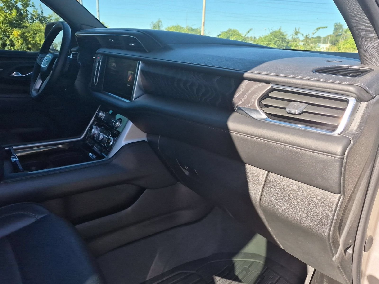 Used 2023 GMC Yukon Denali AWD/4WD image 33