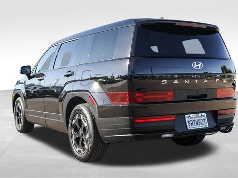 Used 2025 Hyundai Santa Fe SE FWD image 7
