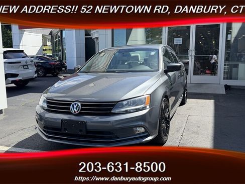 Used 2016 Volkswagen Jetta Sport FWD image 1
