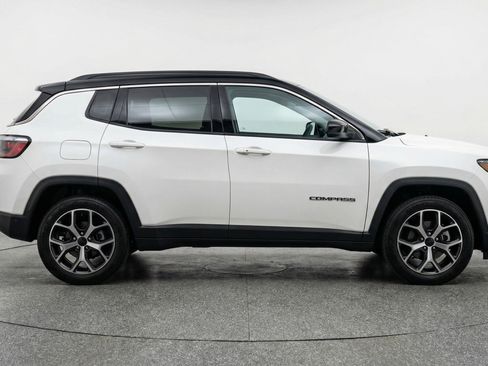 Used 2025 Jeep Compass Limited AWD/4WD image 11