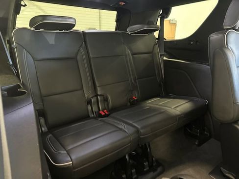 Used 2021 Chevrolet Tahoe Premier AWD/4WD image 38