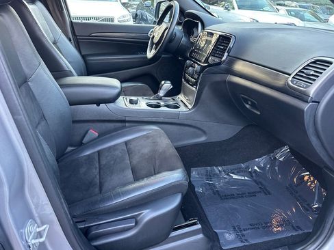 Used 2020 Jeep Grand Cherokee Laredo w/ Quick Order Package 2BN North AWD/4WD image 12
