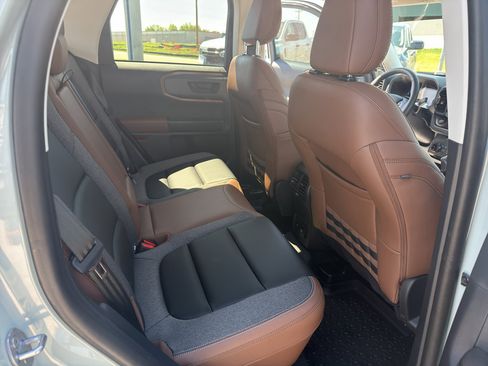 Used 2024 Ford Bronco Sport Outer Banks image 13