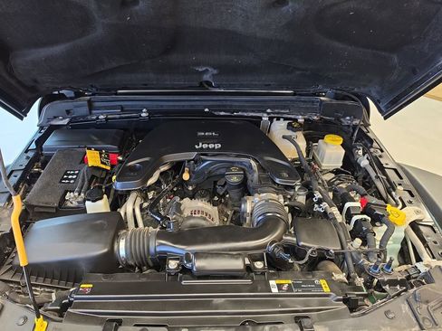 Used 2021 Jeep Gladiator Mojave AWD/4WD image 28