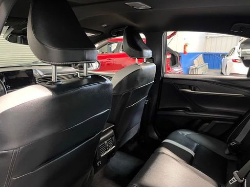 Used 2025 Toyota Camry SE image 17