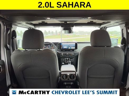 Used 2025 Jeep Wrangler Unlimited Sahara AWD/4WD image 34