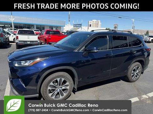 Used 2020 Toyota Highlander XLE AWD/4WD image 7