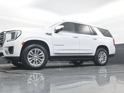 Used 2024 GMC Yukon SLT w/ SLT Luxury Package AWD/4WD image 26