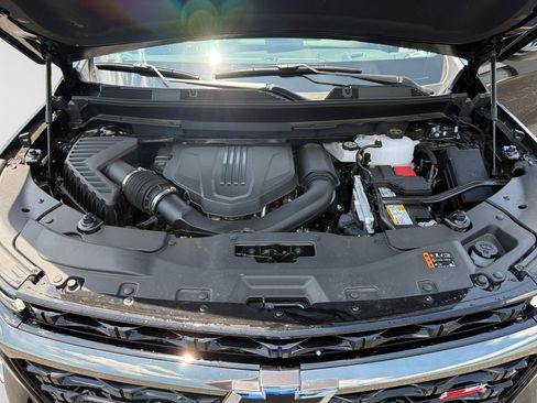 Used 2026 Chevrolet Traverse Z71 w/ LPO, Floor Liner Package AWD/4WD image 32