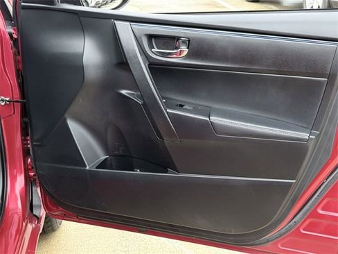 Used 2017 Toyota Corolla XSE image 12