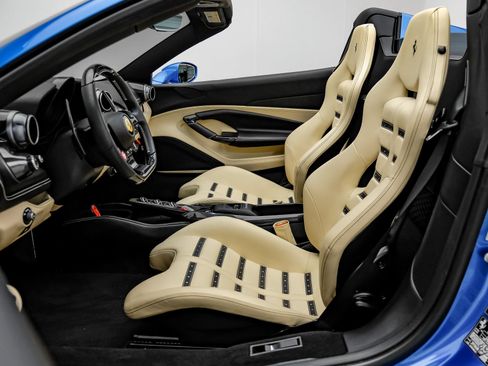 Used 2023 Ferrari F8 Tributo RWD image 47