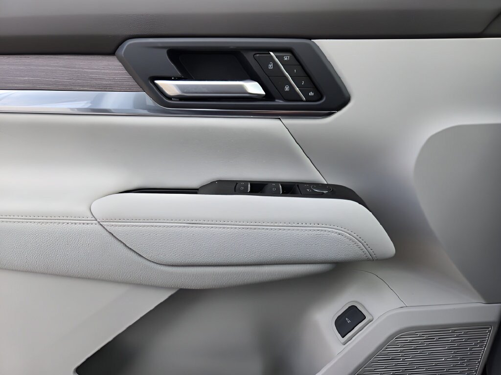 New 2027 GMC Terrain Denali w/ LPO, Floor Liner Package AWD/4WD image 16