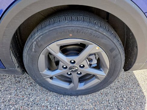 Used 2025 Kia K4 LXS image 33