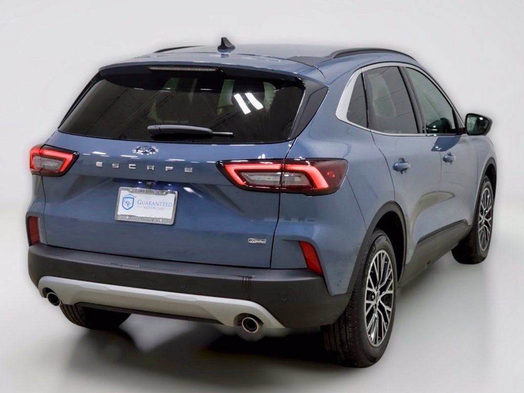 Used 2023 Ford Escape SE w/ PHEV Premium Package FWD image 5