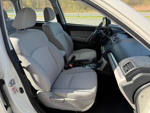 Used 2016 Subaru Forester 2.5i w/ Alloy Wheel Package image 18