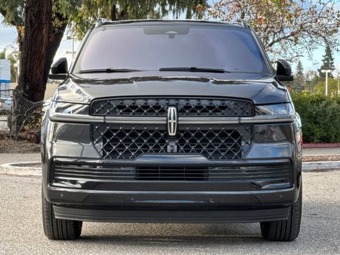 Certified 2025 Lincoln Navigator Black Label image 9