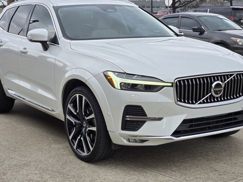 Used 2023 Volvo XC60 B5 Ultimate w/ Climate Package image 11
