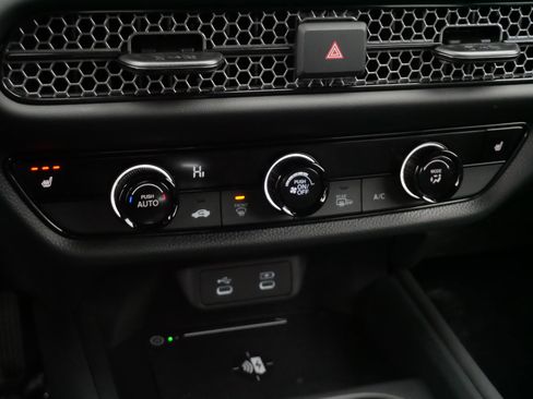 Certified 2026 Honda HR-V Sport image 23