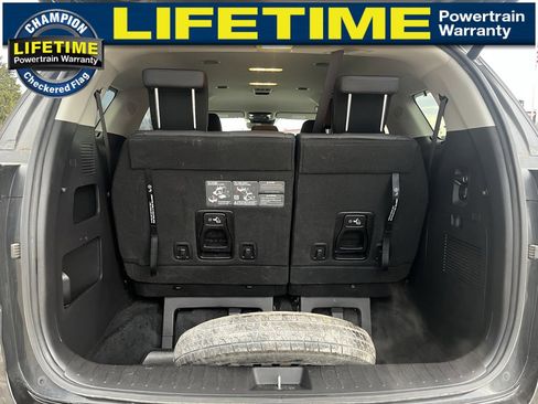 Used 2024 Kia Carnival SX image 12