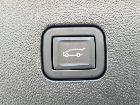 Used 2024 Buick Enclave Premium FWD image 6