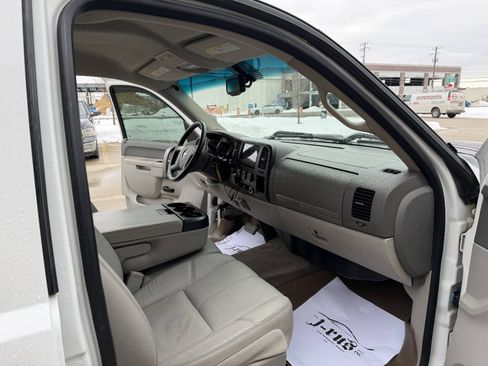 Used 2014 Chevrolet Silverado 3500 LT image 12