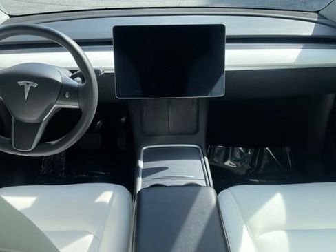 Used 2023 Tesla Model Y Long Range AWD/4WD image 16