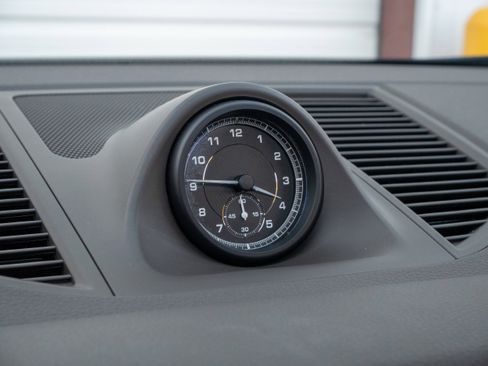 Used 2023 Porsche Macan image 25