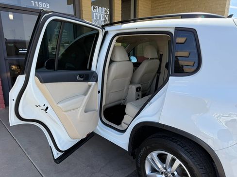 Used 2017 Volkswagen Tiguan S FWD image 19