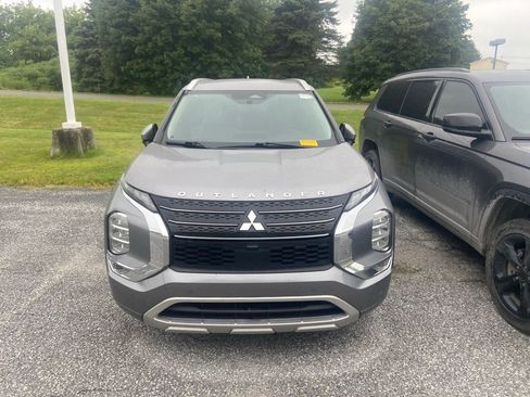 Used 2022 Mitsubishi Outlander SEL FWD image 2