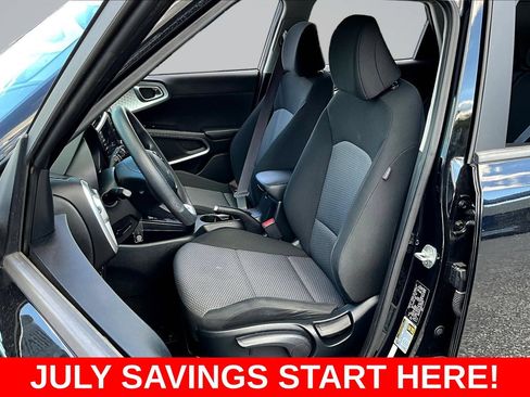 Used 2022 Kia Soul LX FWD image 26