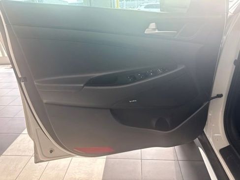 Used 2019 Hyundai Tucson Night FWD image 11
