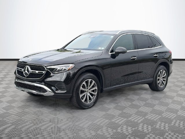 Certified 2025 Mercedes-Benz GLC 300 4MATIC image 3