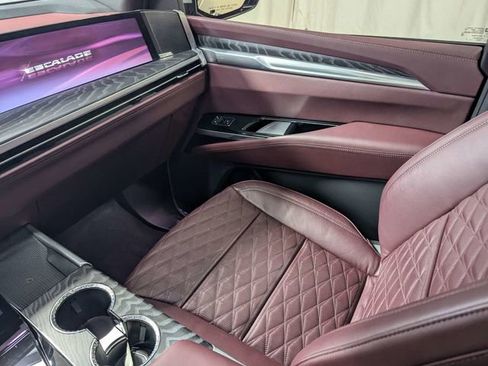 Used 2025 Cadillac Escalade Sport w/ LPO, ONYX Package RWD image 8