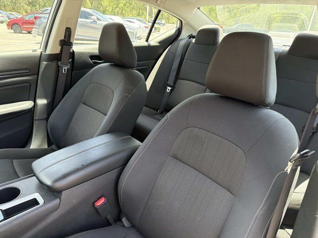 Used 2025 Nissan Altima 2.5 SV FWD image 11