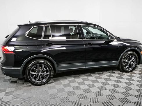 Certified 2023 Volkswagen Tiguan SE w/ Panoramic Sunroof Package image 3