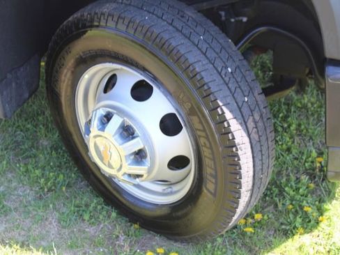 Used 2025 Chevrolet Silverado 3500 W/T image 27