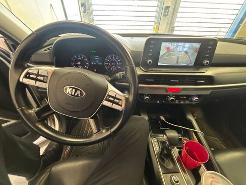 Used 2021 Kia Telluride LX FWD image 6