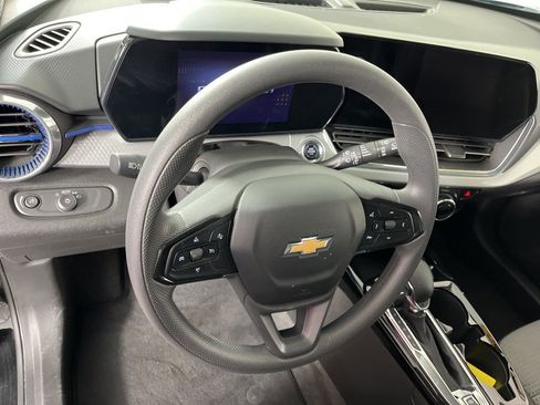 Certified 2025 Chevrolet Trax LT image 27