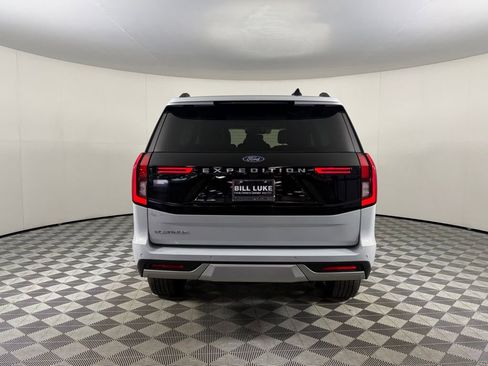 Used 2025 Ford Expedition Platinum AWD/4WD image 7