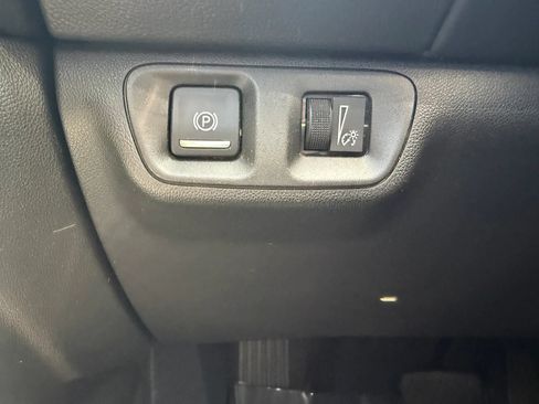 Used 2017 GMC Acadia SLE w/ Driver Alert Package I AWD/4WD image 18