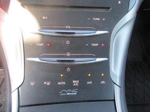 Used 2013 Lincoln MKZ FWD image 27