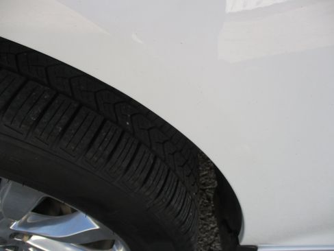 Used 2019 Chrysler 300 Limited w/ Safetytec Plus Group image 11