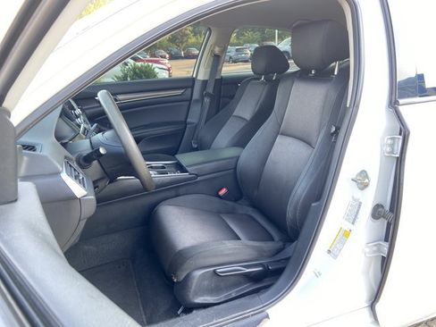 Used 2019 Honda Accord LX image 18