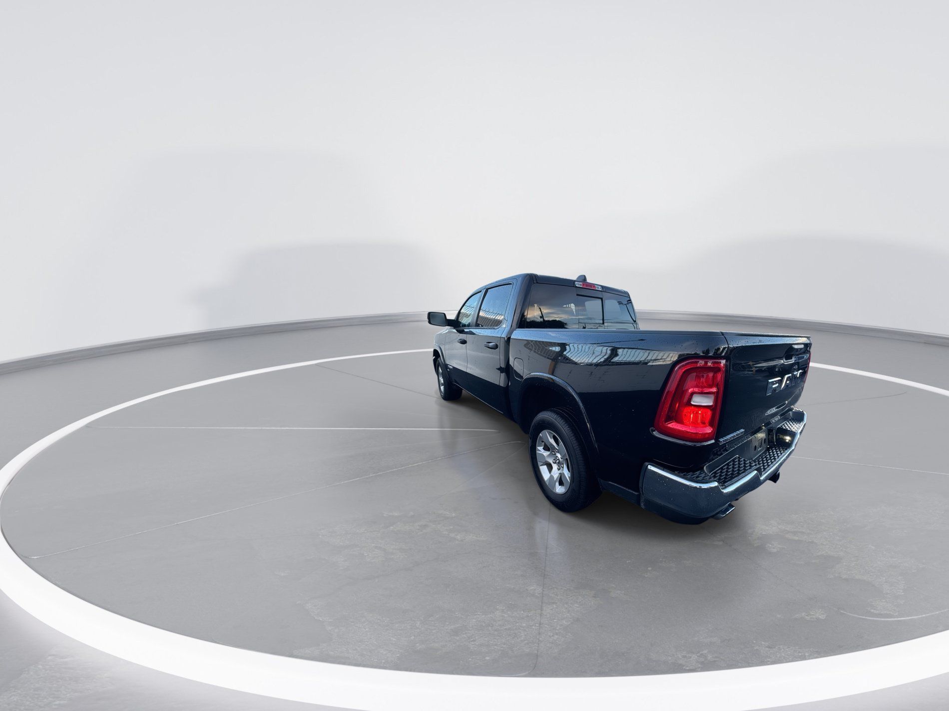 Used 2025 RAM 1500 Big Horn AWD/4WD image 4