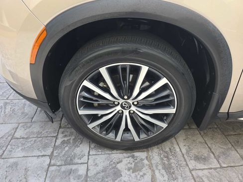 Used 2022 INFINITI QX60 Sensory w/ Cargo Package image 9