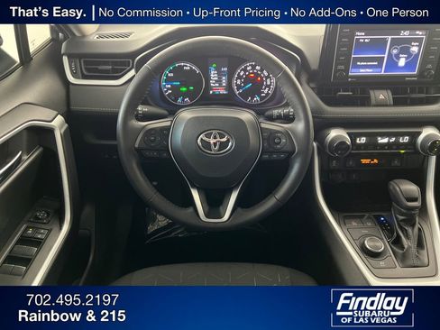 Used 2022 Toyota RAV4 XLE image 17