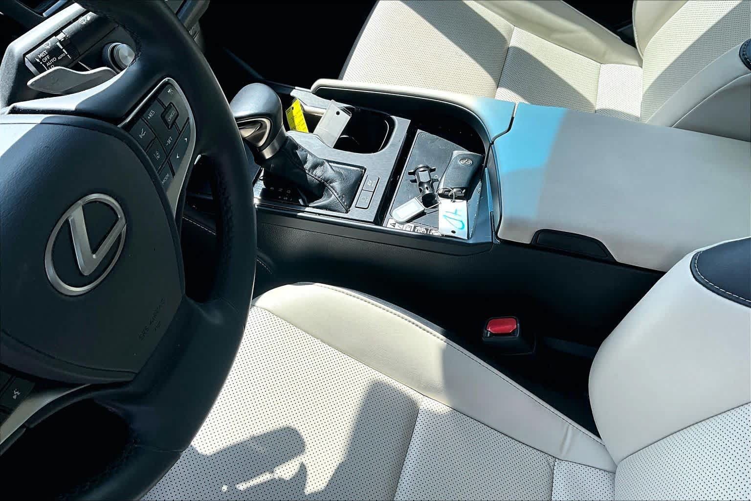 Used 2023 Lexus ES 300h w/ Premium Package FWD image 17