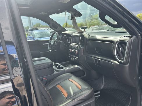 Used 2020 GMC Sierra 1500 AT4 w/ AT4 Premium Package AWD/4WD image 12